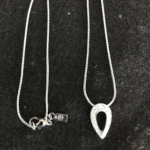 FLASH SALE Swarovski Swan Signed Clear Crystal and Silvertone Necklace - Picture 4 of 5